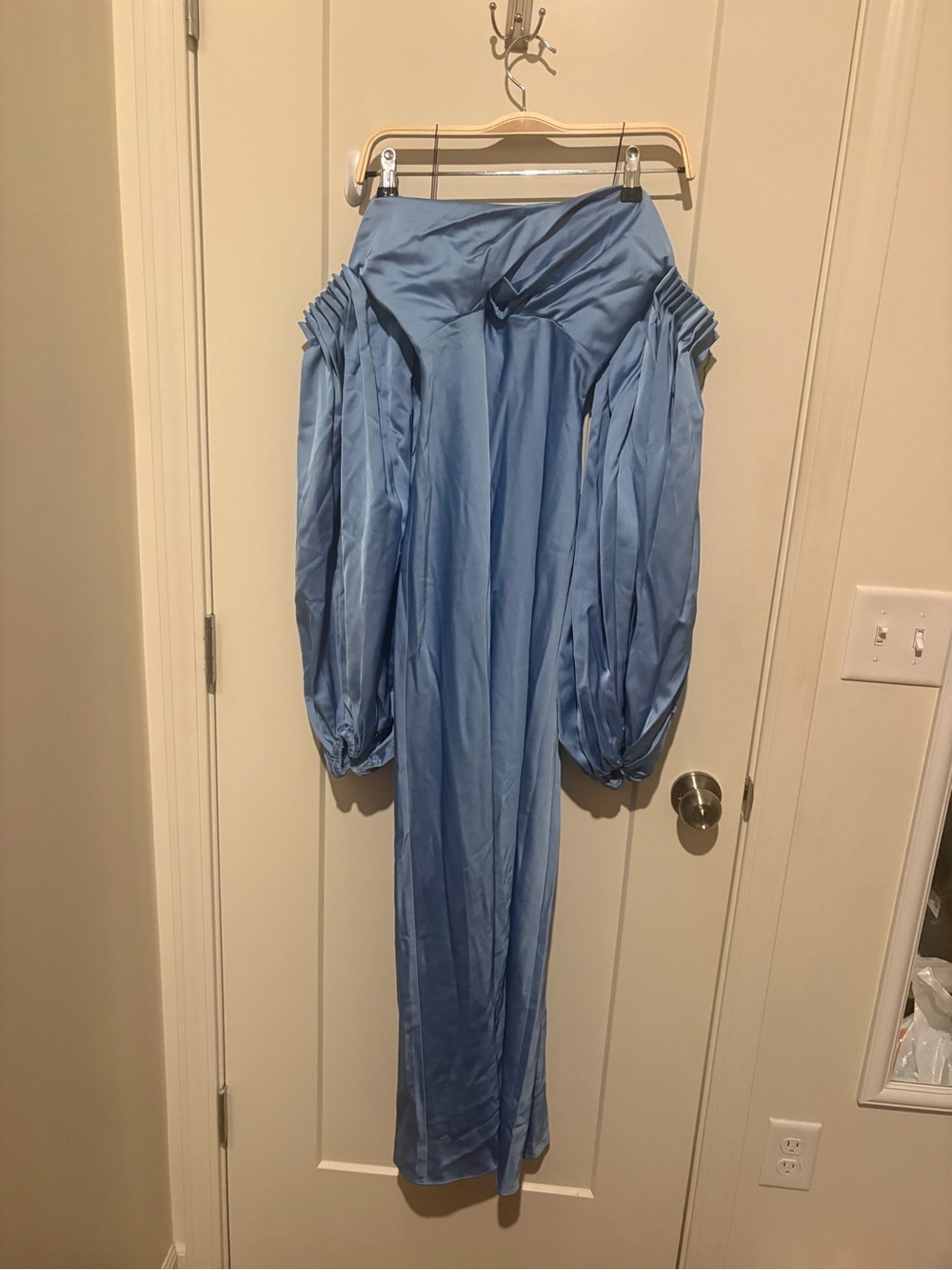 Significant Other Danika Long-Sleeve Off-The-Shoulder Satin Maxi Dress Blue Sz 4 - Picture 5 of 6